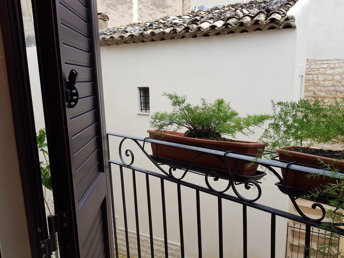 B&B Casa Lucrezia Шикли Екстериор снимка
